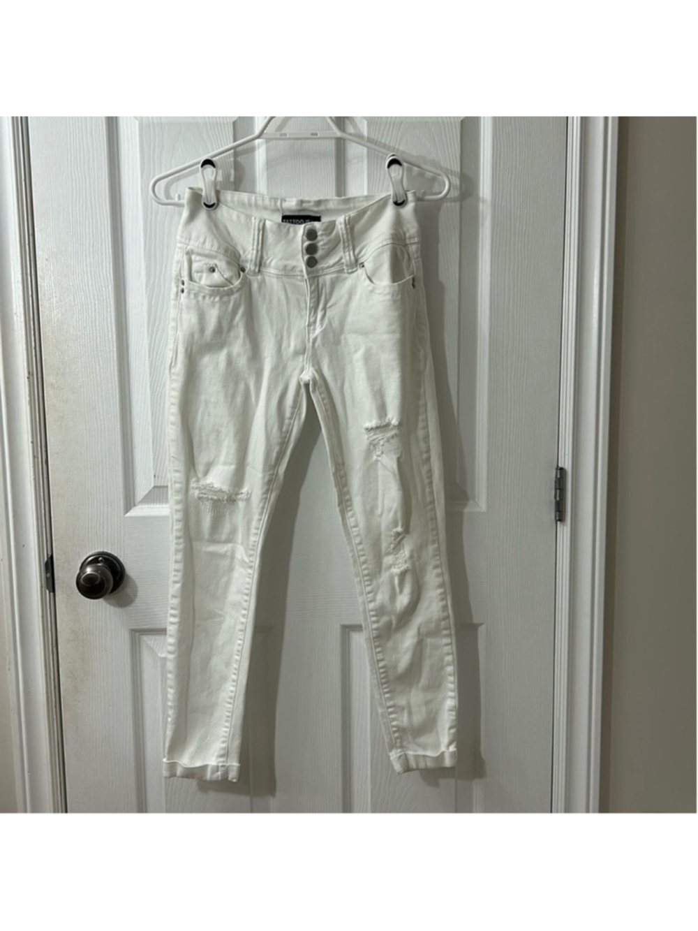 Tattoo jeans White stretch With rips women's size 5 used like new